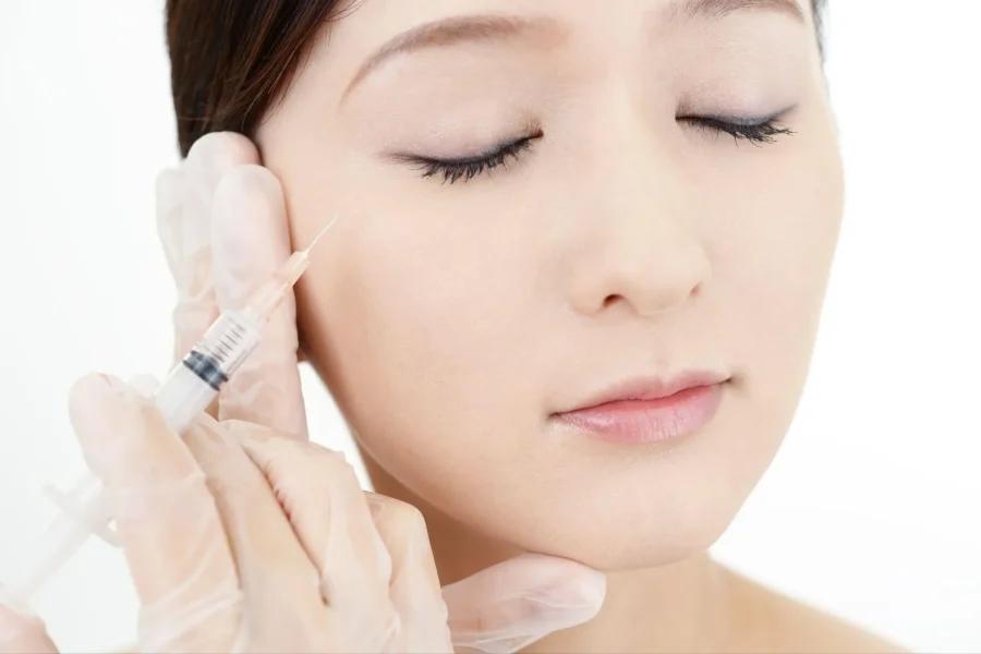 ヒアルロン酸の効果を部位別に紹介！持続期間やリスクも解説