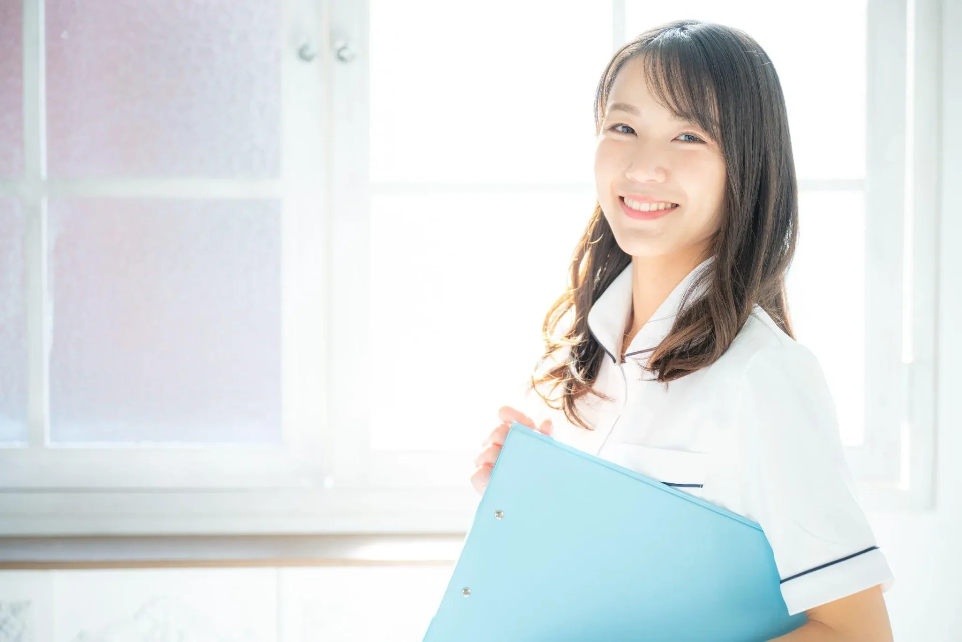 セルフケアで改善しないときは美容皮膚科へ！ニキビ跡タイプ別治療法